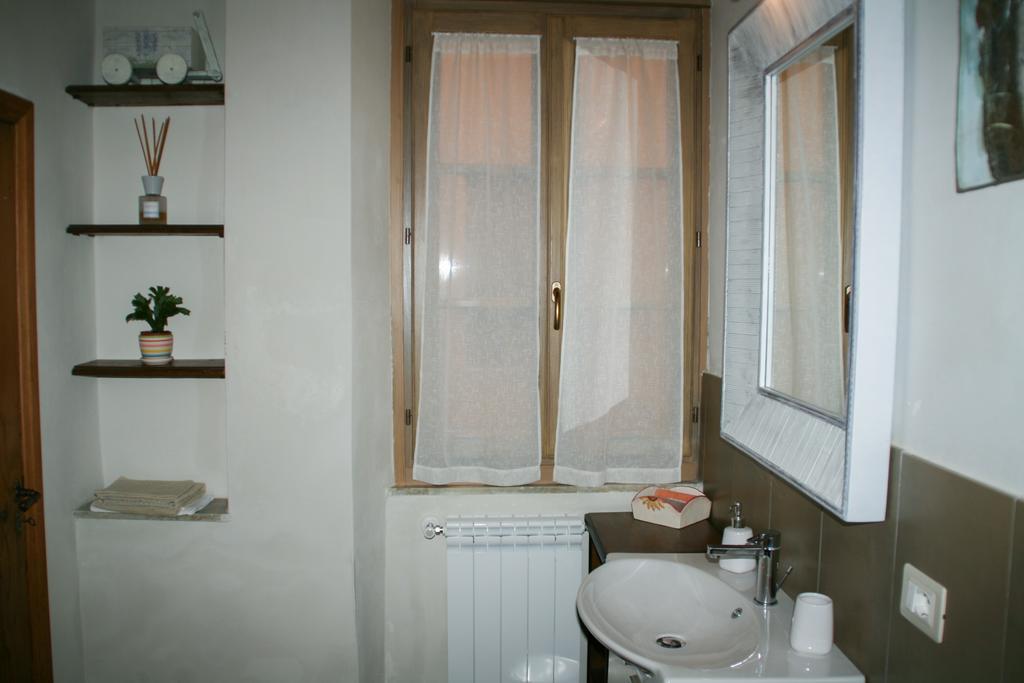 Residenza Fra Le Torri - Charme & Art Gallery Home Arezzo Phòng bức ảnh